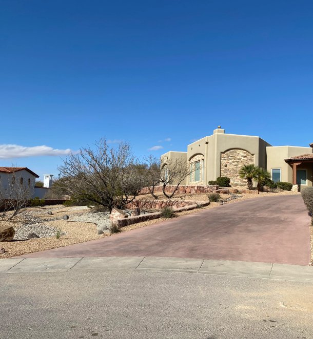 Custom driveway hardscape installation