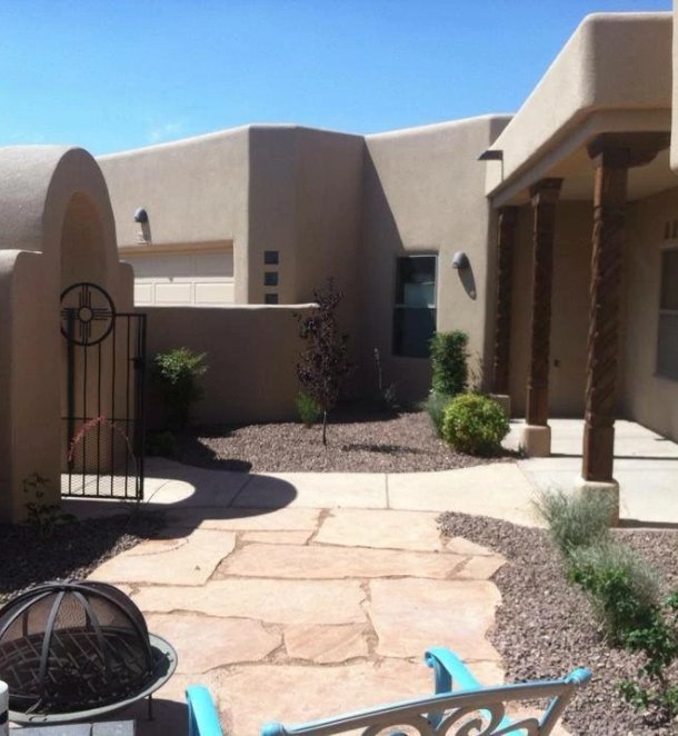 Outdoor patio hardscape with custom layout